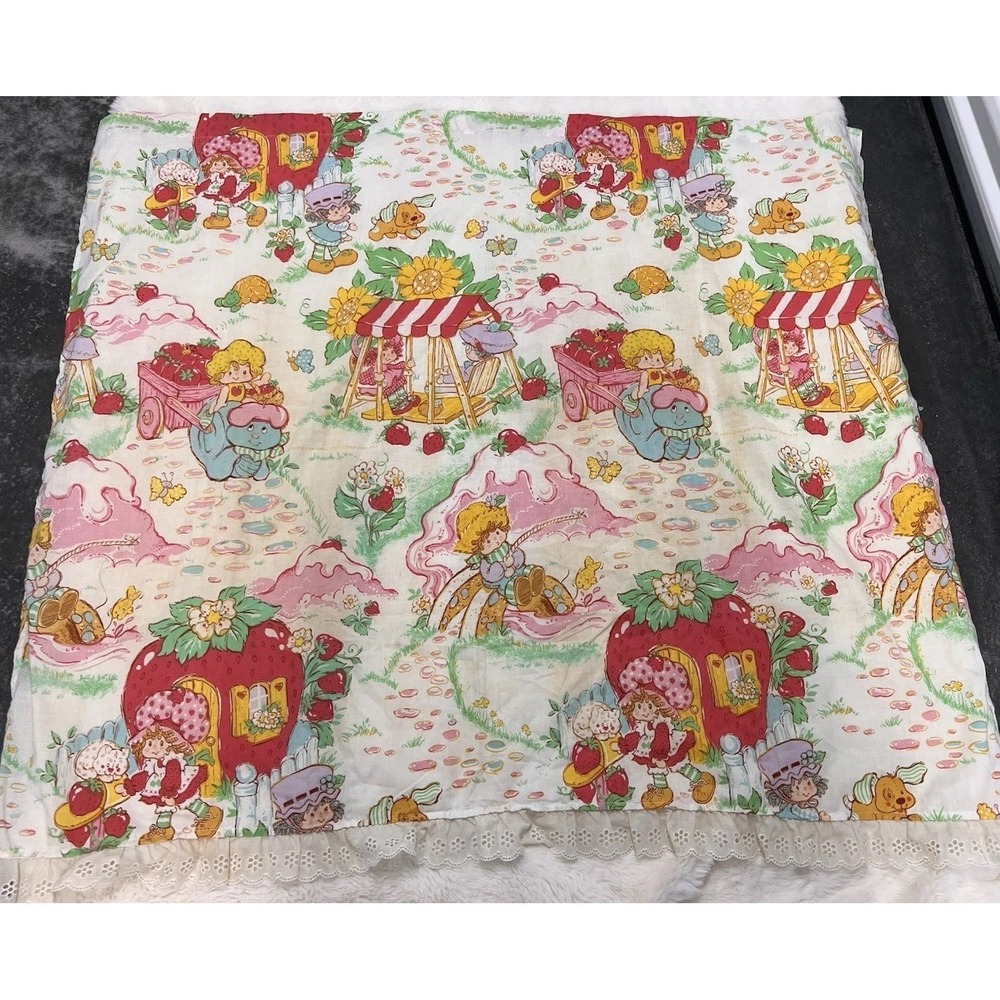 Vintage 1980's Strawberry Shortcake & Friends Ruffled Curtain 1 panel 47x45